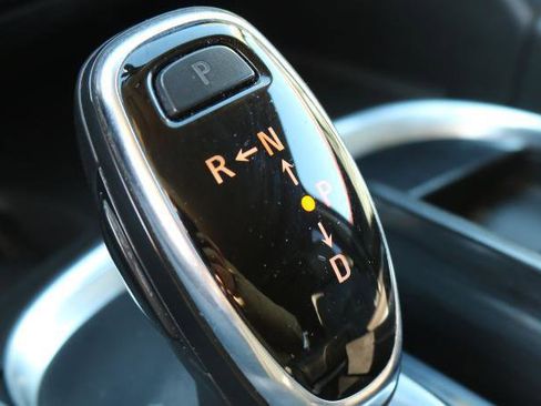 Used 2019 Buick Enclave Essence FWD image 10