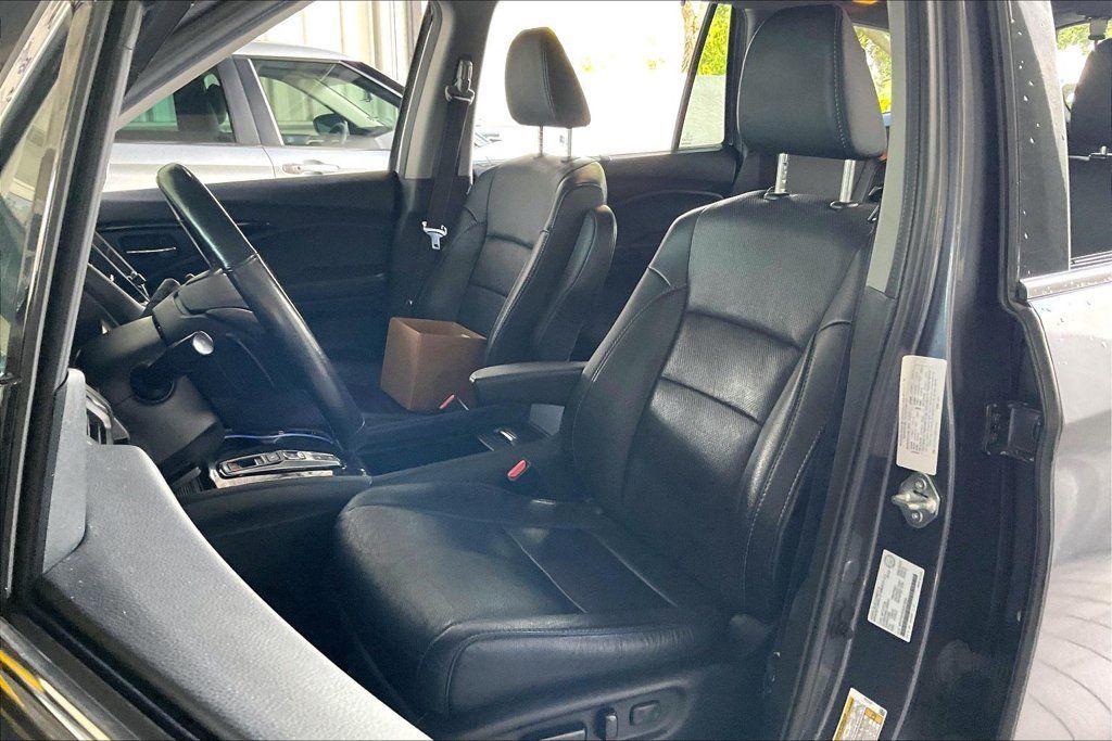 Used 2022 Honda Pilot Touring image 3