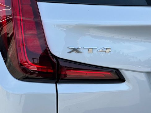 Used 2022 Cadillac XT4 Luxury w/ Cold Weather Package FWD image 37