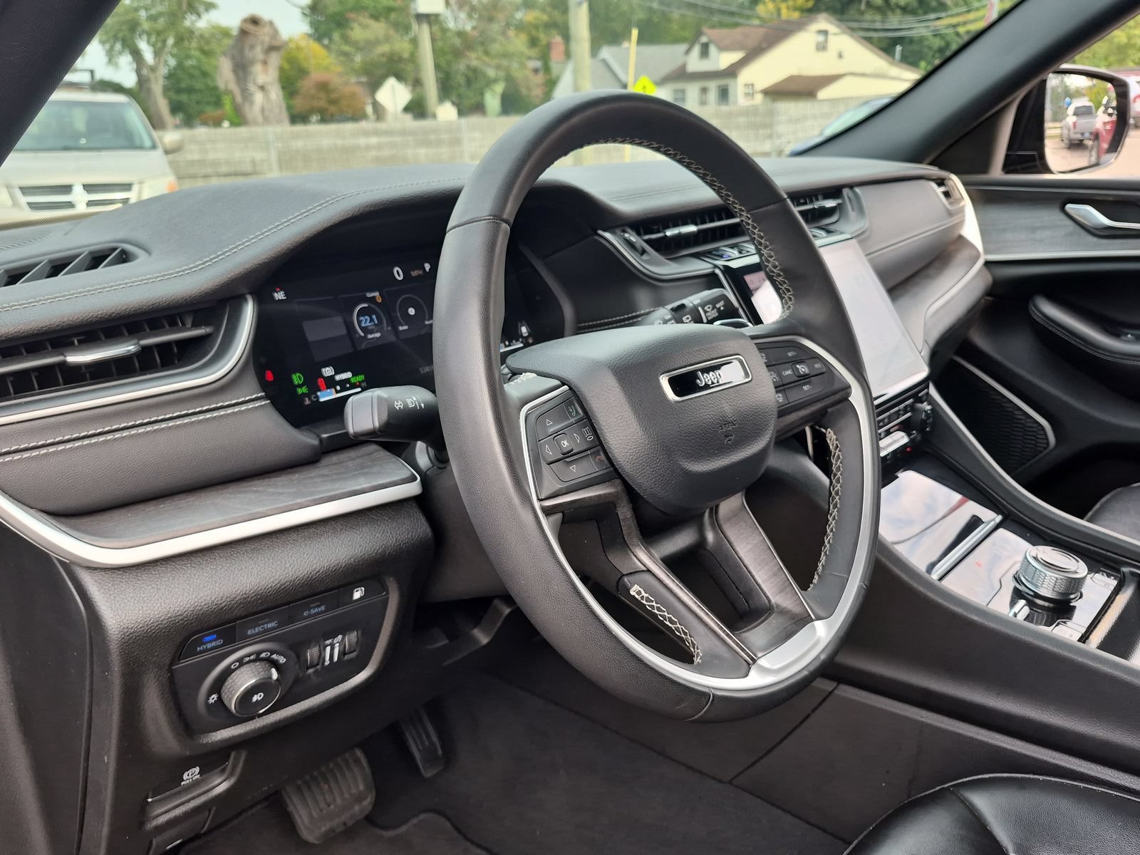 Used 2024 Jeep Grand Cherokee Limited 4xe AWD/4WD image 11