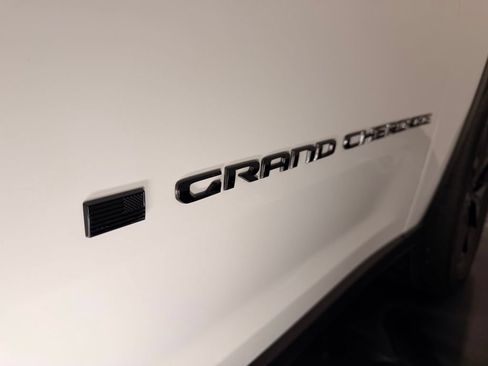 New 2026 Jeep Grand Cherokee L 4WD image 24