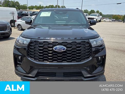 Used 2025 Ford Explorer ST-Line AWD/4WD image 2