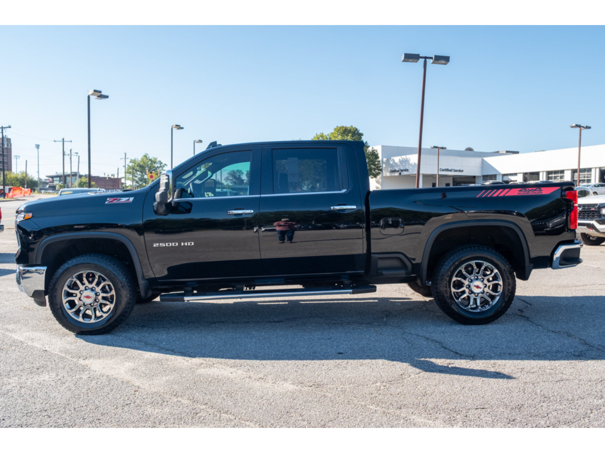 Used 2026 Chevrolet Silverado 2500 LTZ w/ LTZ Convenience Package AWD/4WD image 5