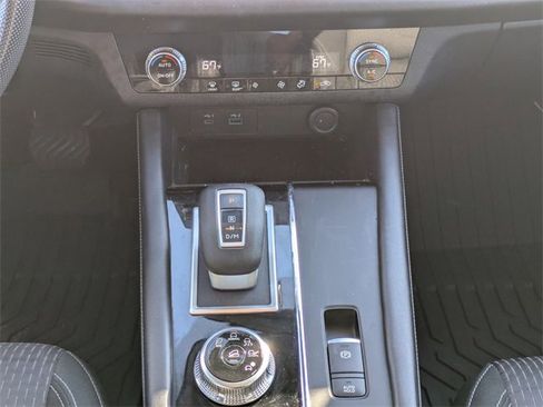 Used 2022 Mitsubishi Outlander ES image 19