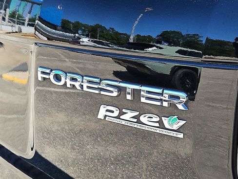 Used 2017 Subaru Forester 2.5i Limited w/ Popular Package #1 AWD/4WD image 30