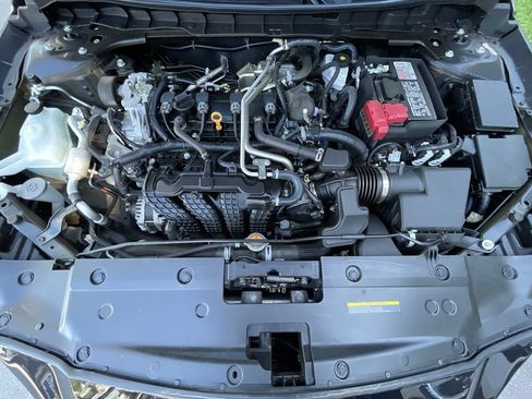 Used 2024 Nissan Altima 2.5 SR FWD image 32