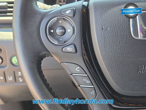 Certified 2018 Honda Pilot Touring image 28