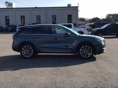 Used 2023 Lincoln Corsair FWD w/ Equipment Group 101A image 4