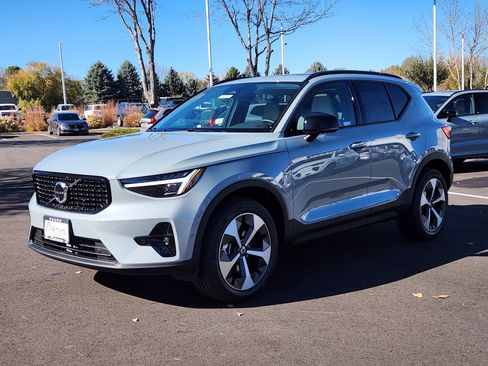 New 2026 Volvo XC40 B5 Plus w/ Protection Package Premier image 4