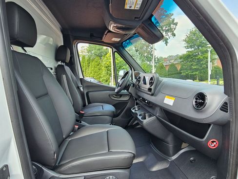 New 2024 Mercedes-Benz Sprinter 4500 image 17