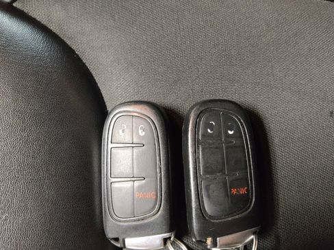 Used 2019 Jeep Cherokee Latitude Plus FWD image 32