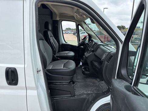 Used 2024 RAM ProMaster 2500 w/ Convenience Group FWD image 26