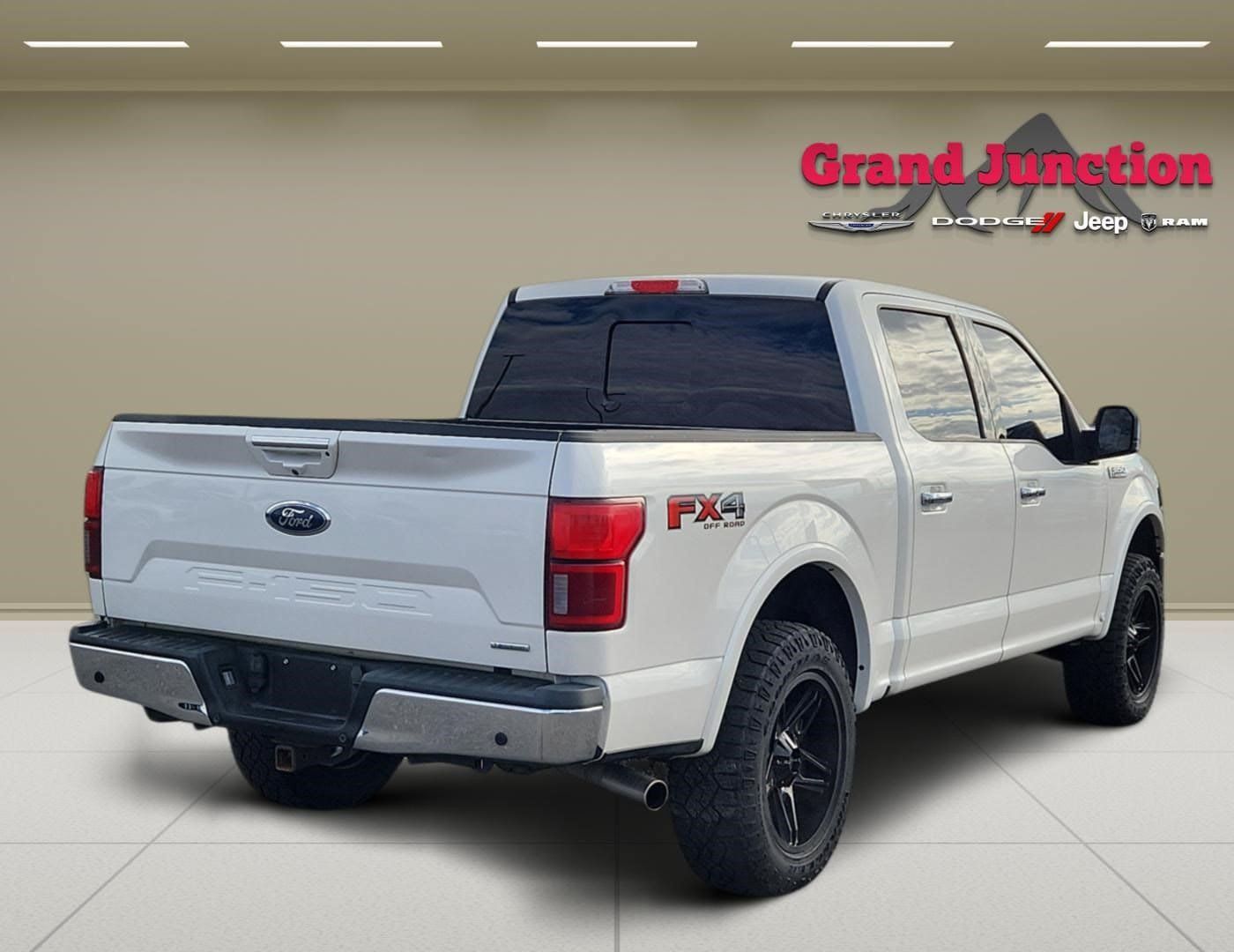 Used 2018 Ford F150 Lariat w/ Equipment Group 502A Luxury AWD/4WD image 4