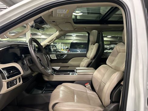 Certified 2022 Lincoln Navigator L Reserve AWD/4WD image 10
