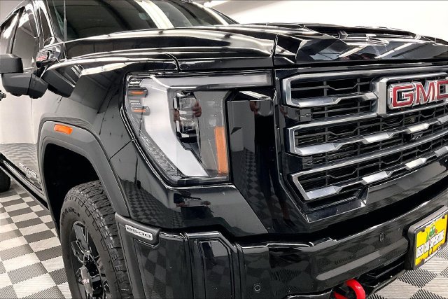 Used 2025 GMC Sierra 2500 AT4 w/ AT4 Premium Plus Package AWD/4WD image 33