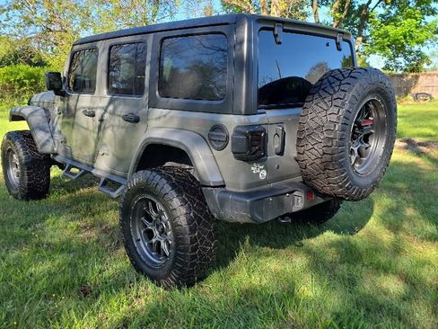 Used 2020 Jeep Wrangler Unlimited Sahara AWD/4WD image 8