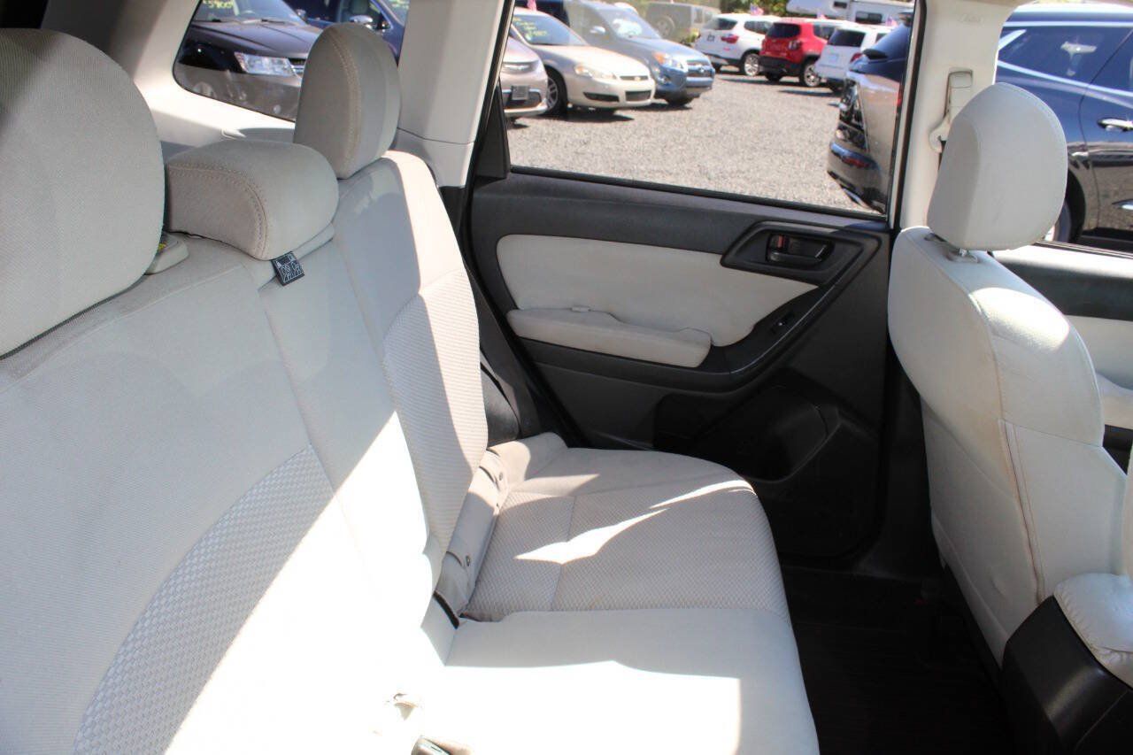 Used 2014 Subaru Forester 2.5i Premium w/ All-Weather Package AWD/4WD image 19