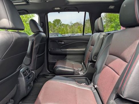 Used 2021 Honda Pilot Black Edition image 17