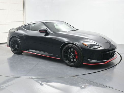 Certified 2024 Nissan Z NISMO w/ Floor Mat Package RWD image 31