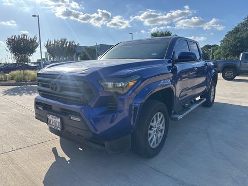 Used 2025 Toyota Tacoma SR5 AWD/4WD image 1