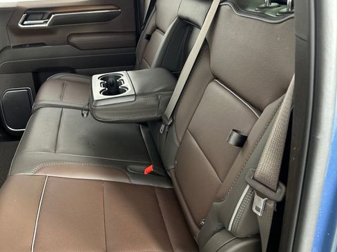 Used 2024 GMC Sierra 1500 Denali w/ Technology Package AWD/4WD image 19