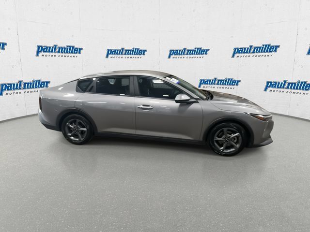 Used 2025 Kia K4 FWD image 12