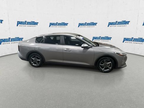 Used 2025 Kia K4 FWD image 12