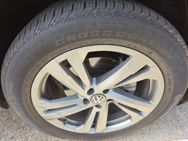 Used 2024 Volkswagen Atlas Cross Sport SEL R-Line AWD/4WD image 10