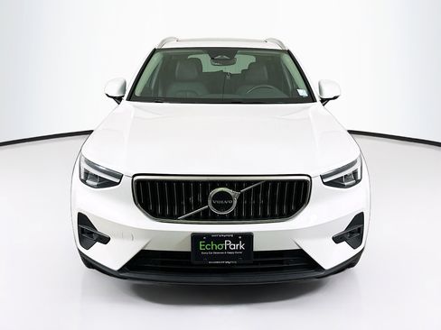 Used 2025 Volvo XC40 B5 Plus AWD/4WD image 2
