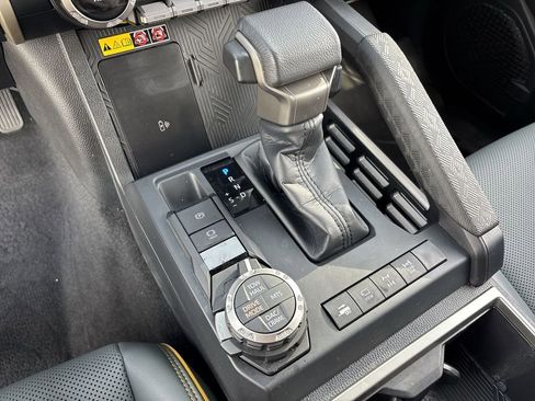 Used 2024 Toyota Tacoma Trailhunter image 16