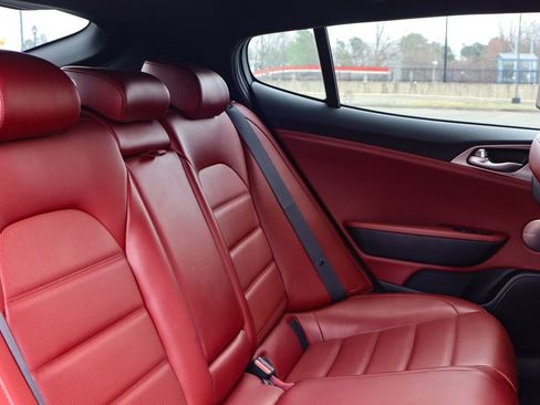 Used 2021 Kia Stinger GT2 image 17