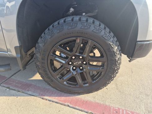 Used 2024 Chevrolet Silverado 1500 LT Trail Boss w/ LT Trail Boss Premium Package AWD/4WD image 10