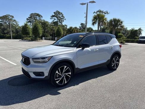 Used 2021 Volvo XC40 T5 R-Design w/ Protection Package Premier AWD/4WD image 7