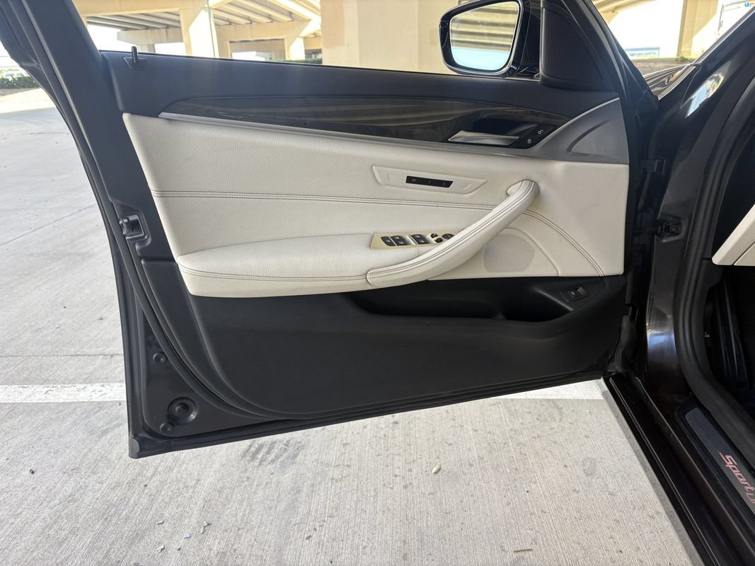Used 2018 BMW 530i w/ Premium Package RWD image 22