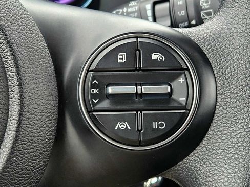 Used 2025 Kia Soul LX image 22