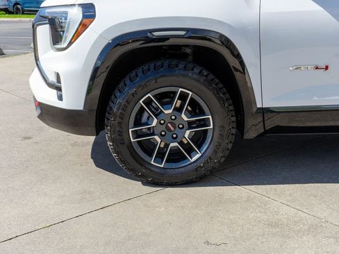 New 2026 GMC Terrain AT4 w/ LPO, Floor Liner Package AWD/4WD image 28