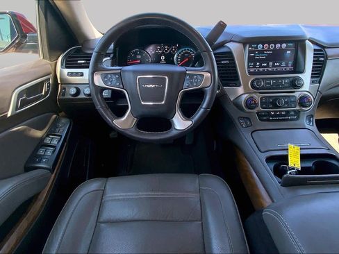 Used 2020 GMC Yukon Denali w/ Denali Premium Package AWD/4WD image 6