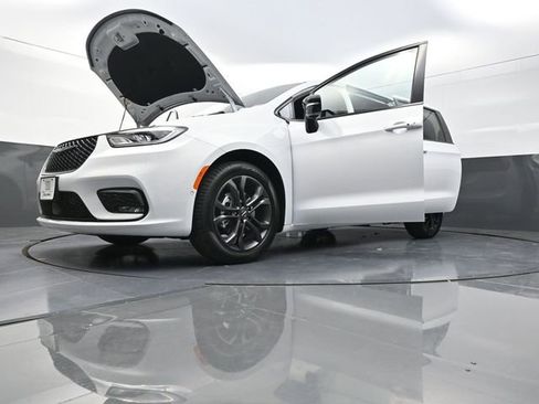 New 2026 Chrysler Pacifica Select image 28