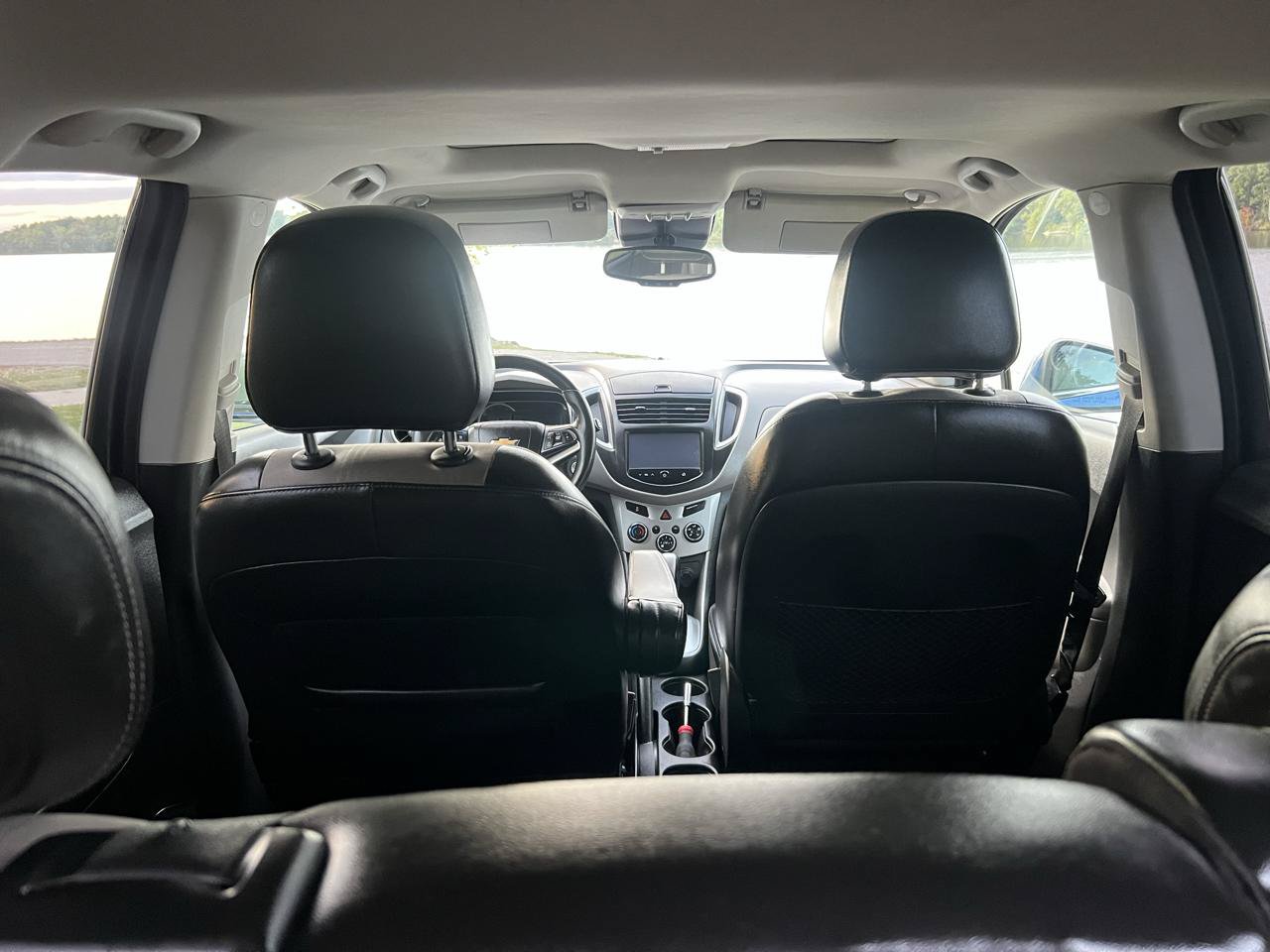 Used 2015 Chevrolet Trax LT w/ LT Sun and Sound Package FWD image 12