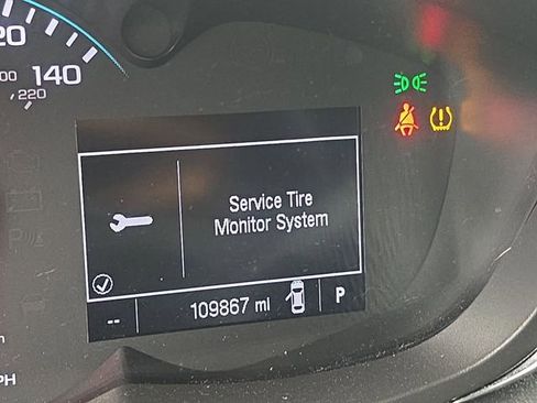 Used 2018 Chevrolet Trax LS AWD/4WD image 21