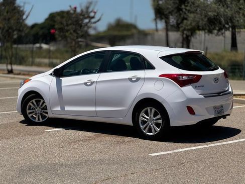 Used 2015 Hyundai Elantra GT FWD image 12