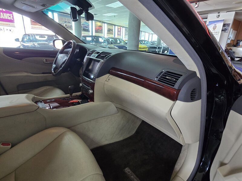 Used 2011 Lexus LS 460 L w/ Luxury Pkg AWD/4WD image 14