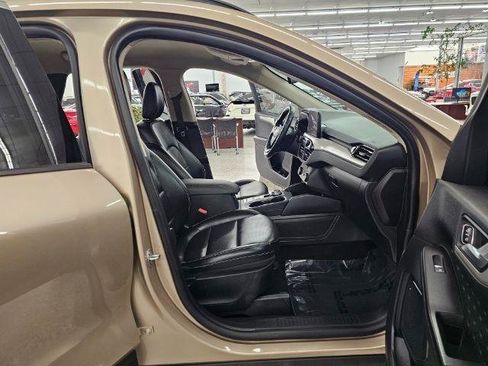 Used 2020 Ford Escape SEL image 33