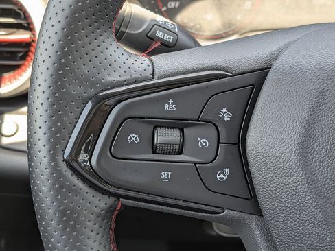 Certified 2026 Chevrolet Trax RS w/ Driver Confidence Package FWD image 23