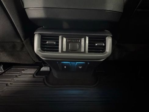 Used 2022 Ford F150 Lariat w/ Equipment Group 502A High AWD/4WD image 11