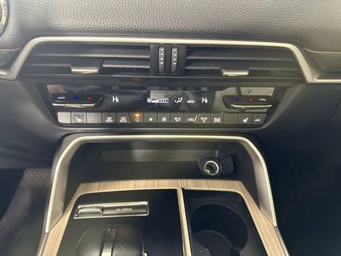 Used 2024 MAZDA CX-90 3.3 Turbo w/ Premium Package image 23