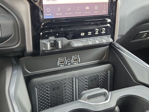 New 2026 RAM 2500 Laramie w/ Sport Appearance Package AWD/4WD image 29