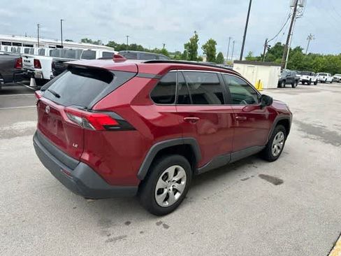 Used 2019 Toyota RAV4 LE FWD image 21