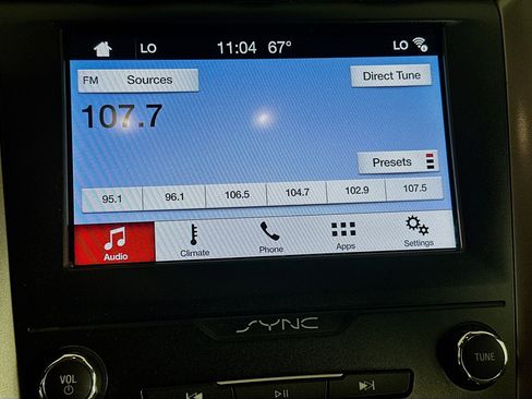 Used 2019 Ford Fusion SE FWD image 21