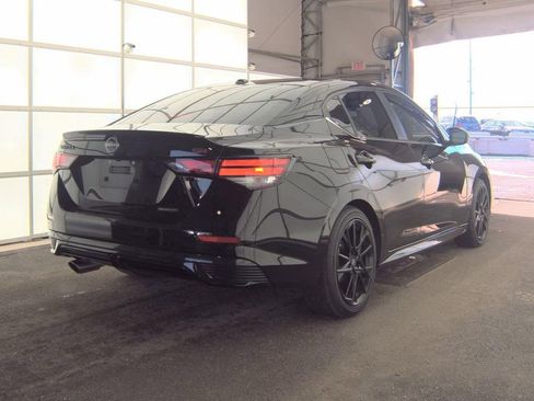 Certified 2025 Nissan Sentra SR w/ Midnight Edition image 4